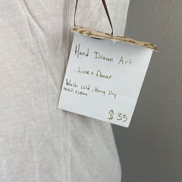 NWT Farmer’s Market Hand Drawn Art Top Size M - Picture 4 of 6